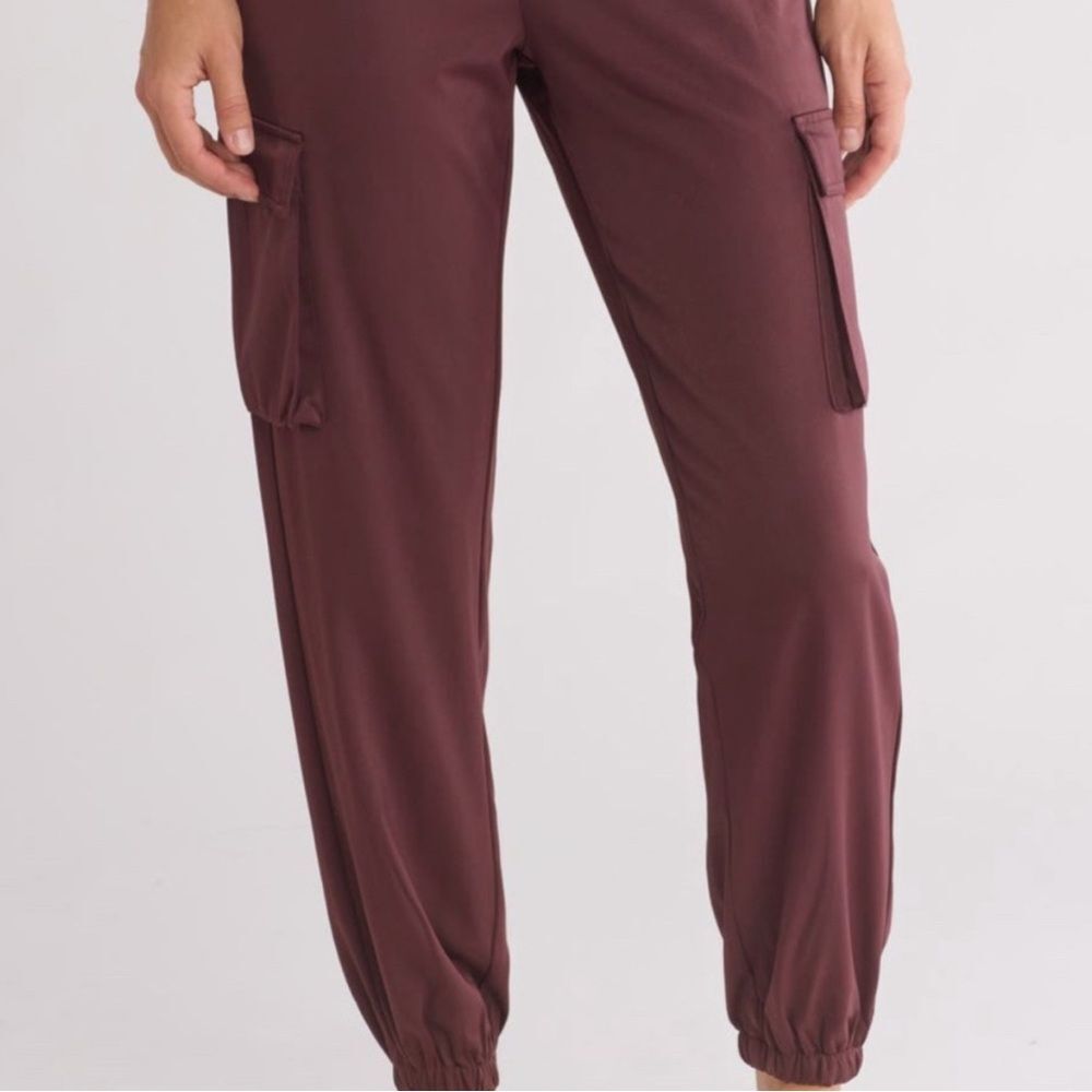 Splendid Satin Cargo Pants In Wine. NEW WITH TAGS. SIZE XL